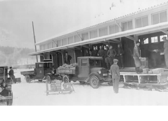Lastbilscentralen bakom magasine1930.